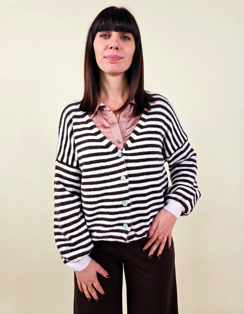 Gilet rose à rayures brunes