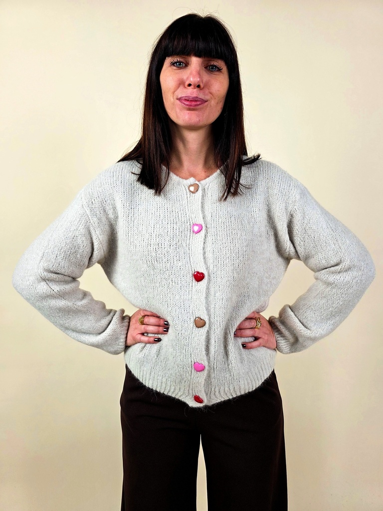[00124] Cardigan laineux beige col rond avec boutons cœurs
