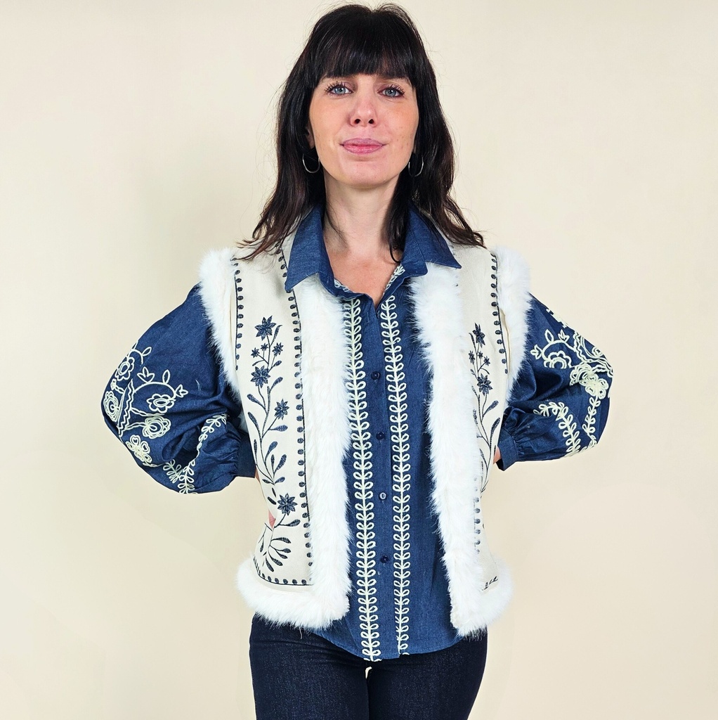 [00139] Gilet sans manches blanc cassé brodé avec fourrure