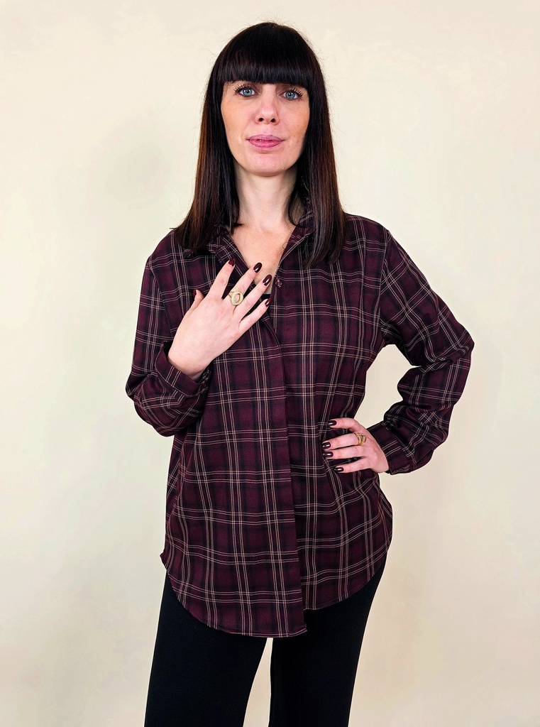 [00187] Chemise oversize à carreaux bordeaux asymétrique