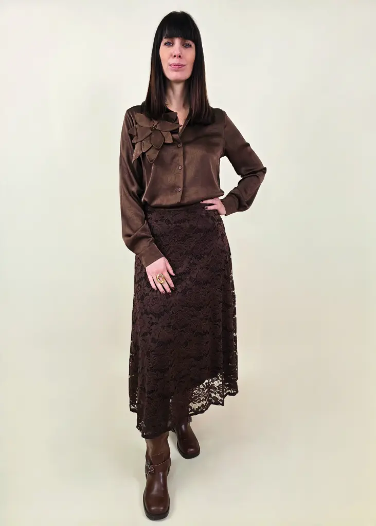 Jupe longue marron avec dentelle florale