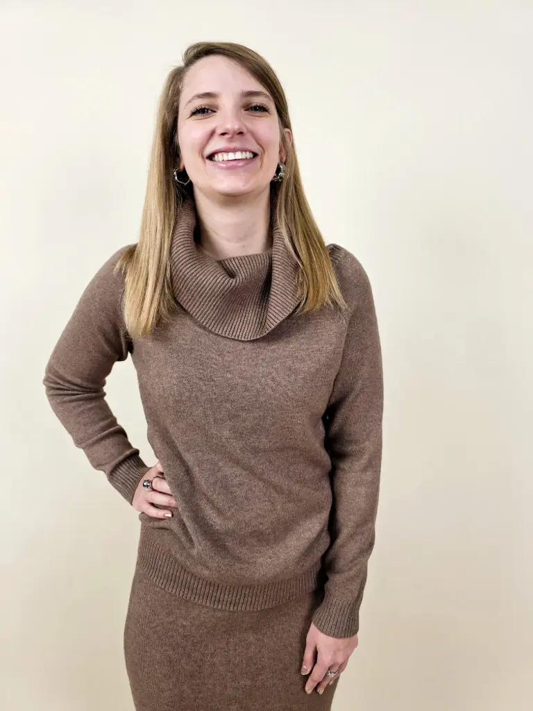 [00379] Pull col roulé large marron