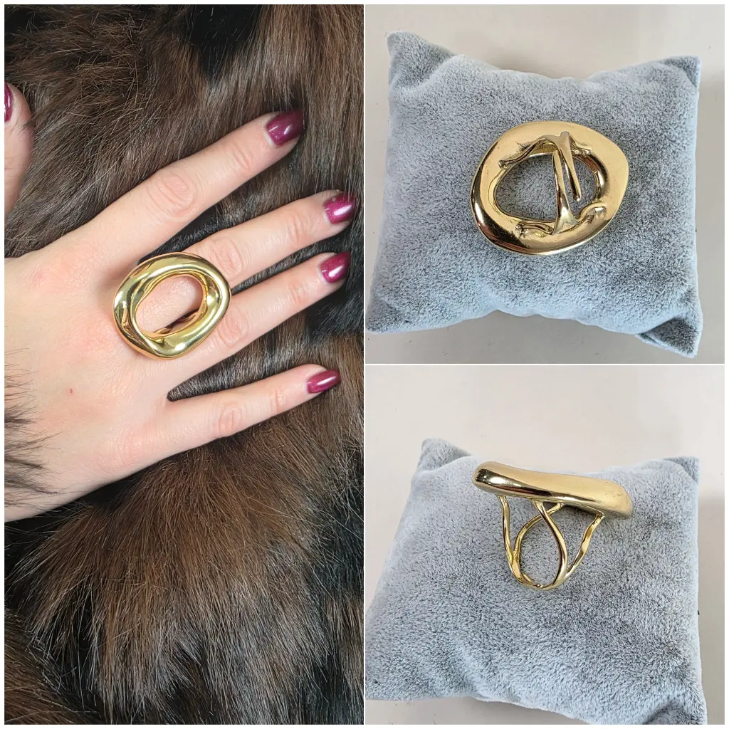 [00289] Bague dorée massive ovale creuse
