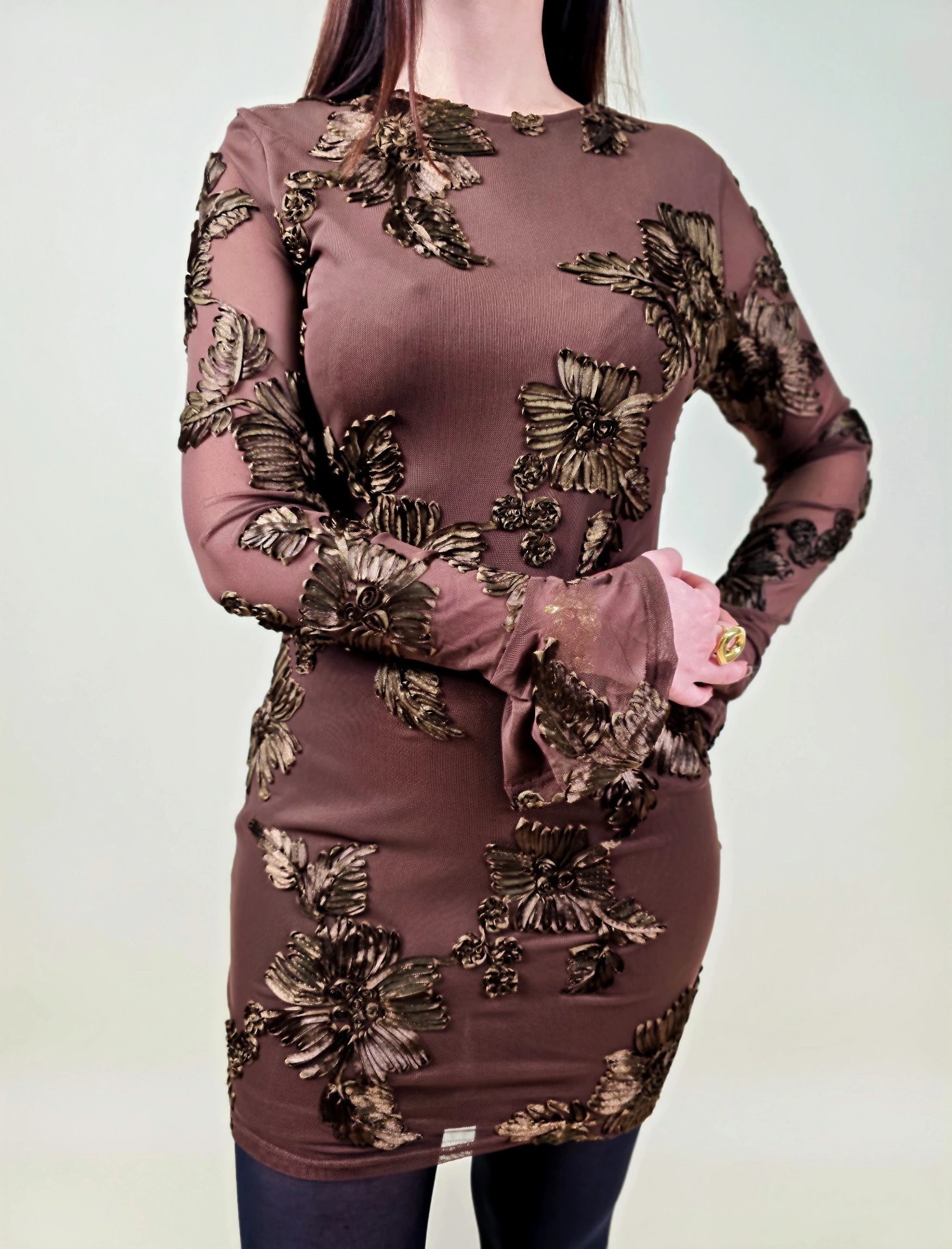 [00404_S] Robe brune à fleurs en relief (S)