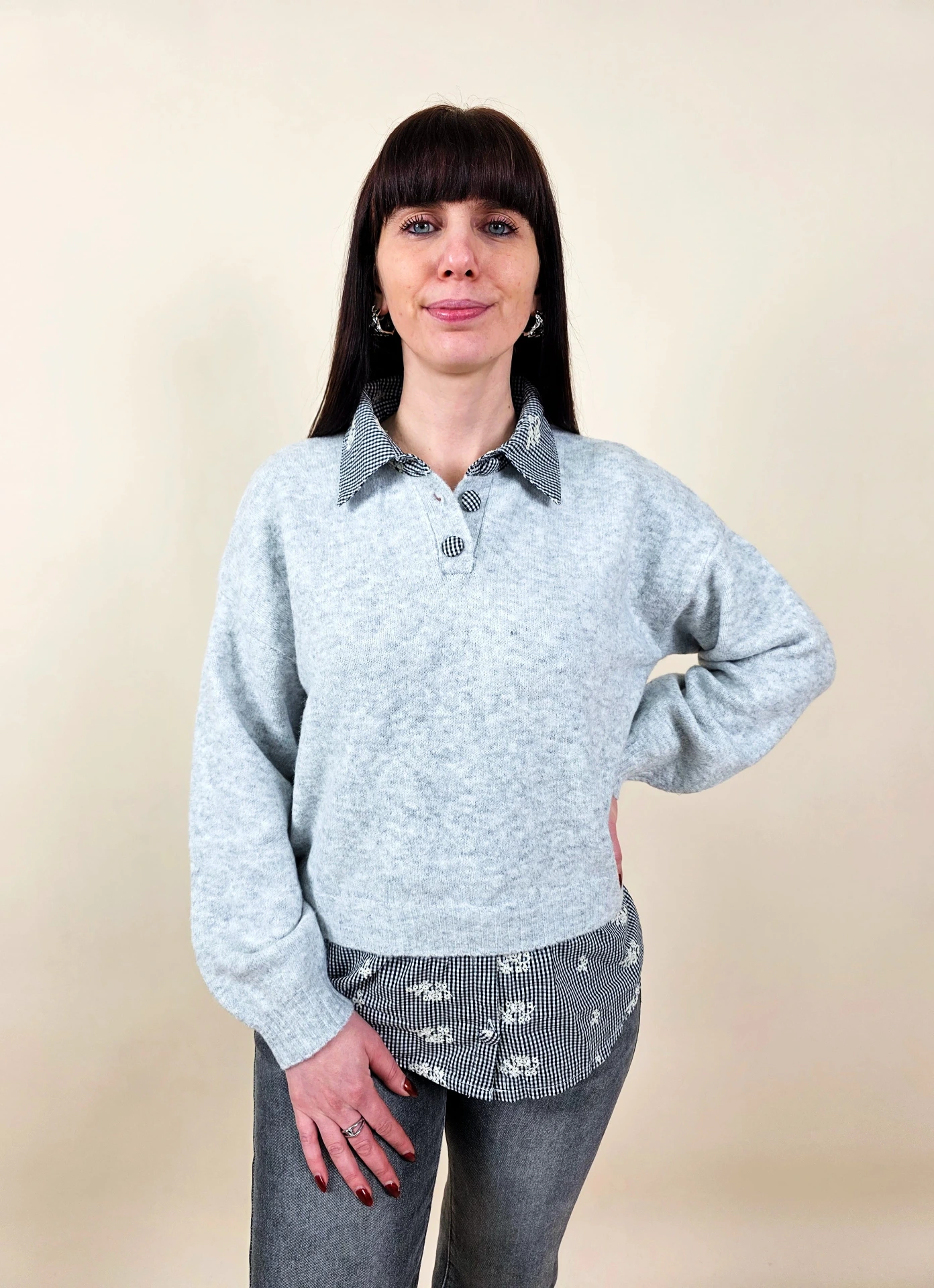 Pull chemise gris avec col et détails vichy