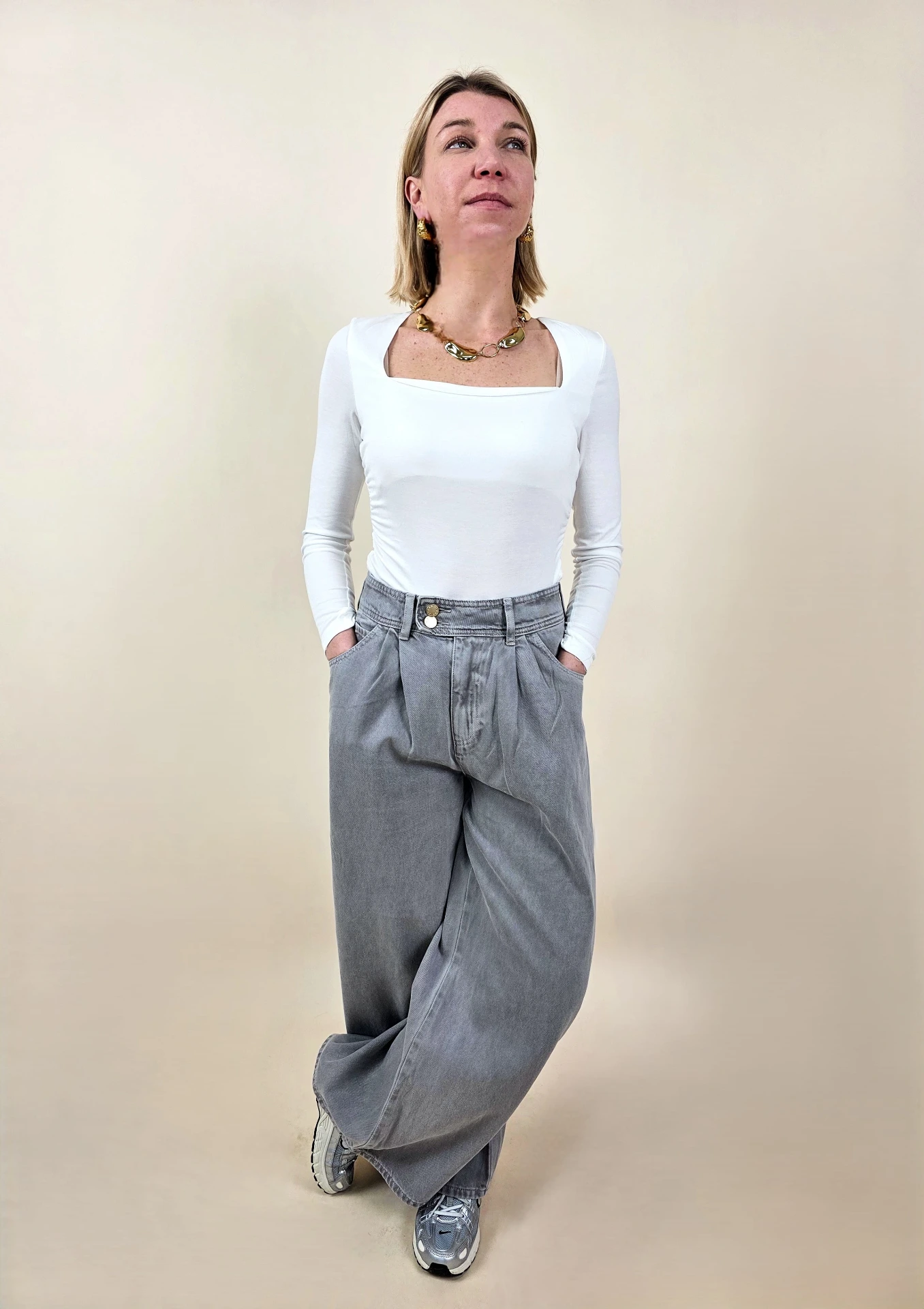 Jeans large gris à pinces