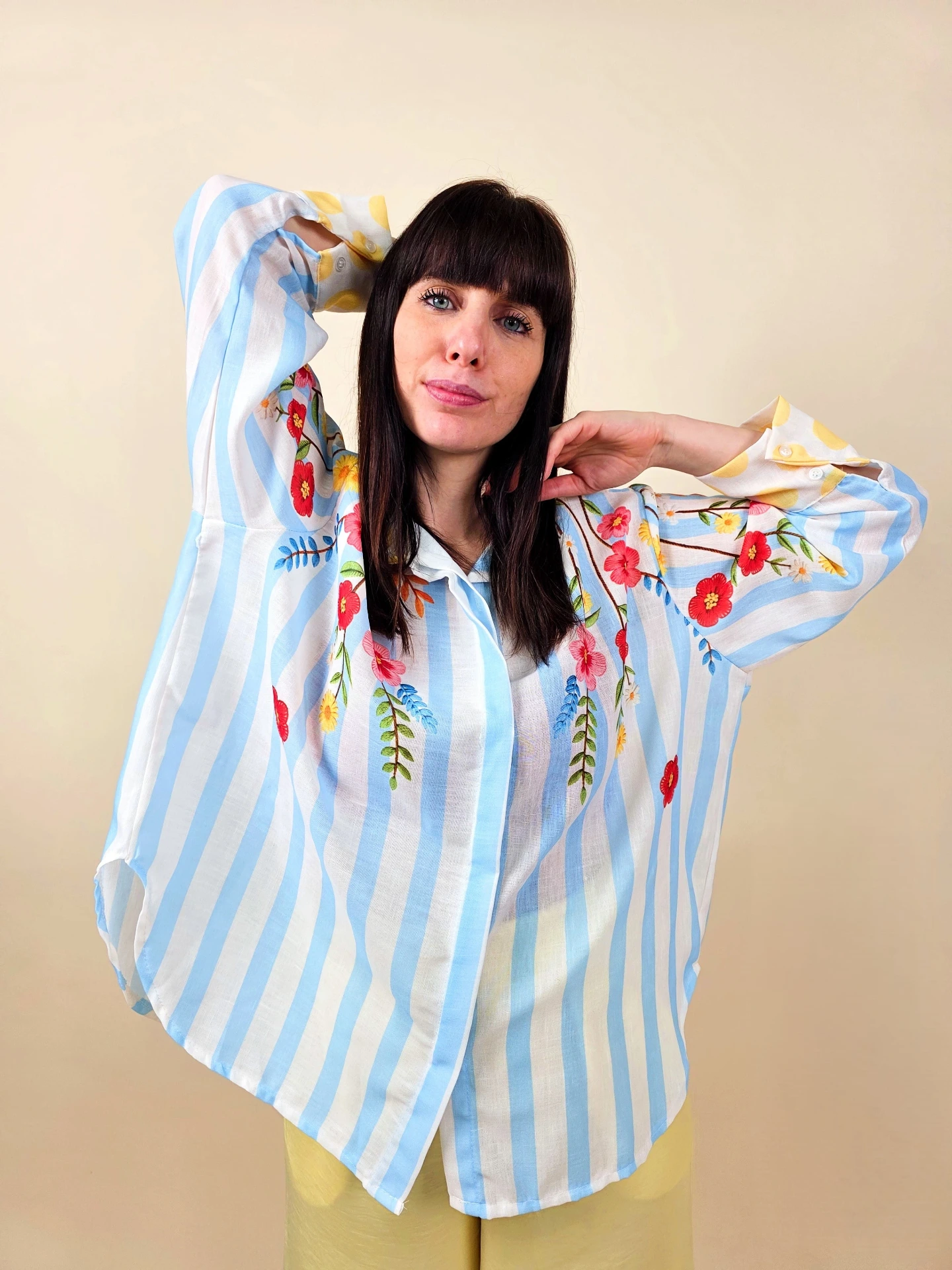[00538] Chemise oversize rayée à broderies florales colorées