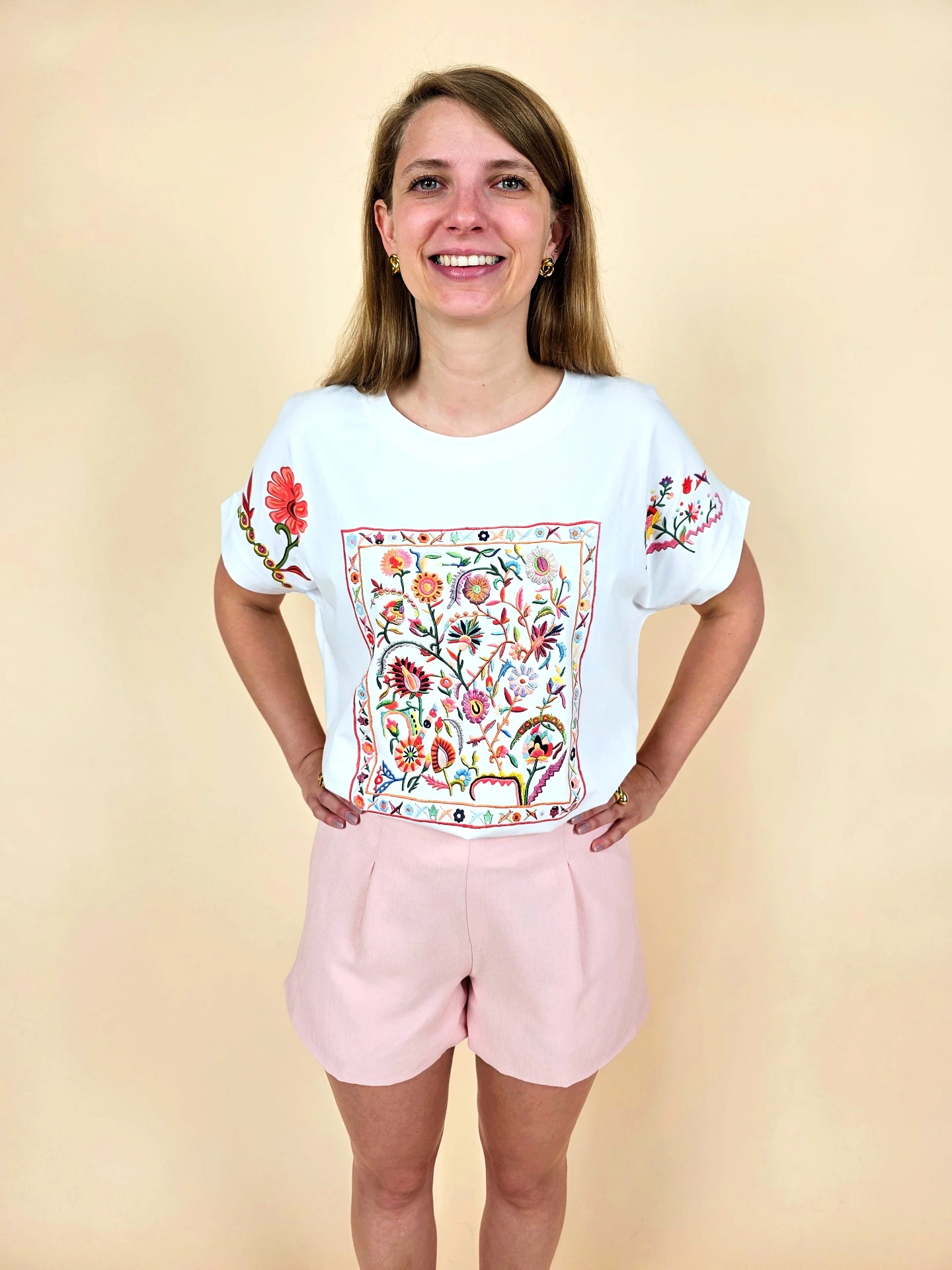T-shirt à broderies florales